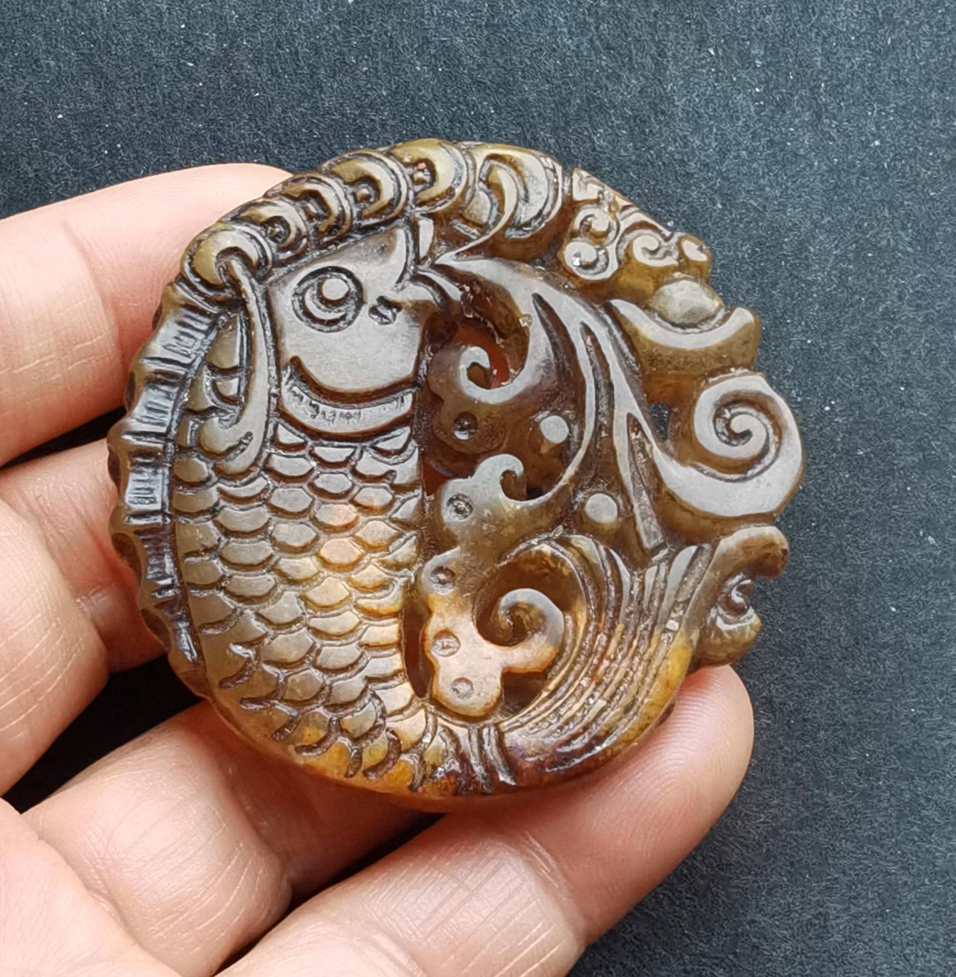 Fisch Meereswelle Reichen Kreis Carving Gelb Jade Stein Anhänger, Double Face Jade, Glück Amulett Für Die Herstellung Von Handgemachten Halskette Fisch Meereswelle Reichen Kreis Carving Gelb Jade Stein Anhänger, Double Face Jade, Glück Amulett Für Die Herstellung Von Handgemachten Halskette von diygem