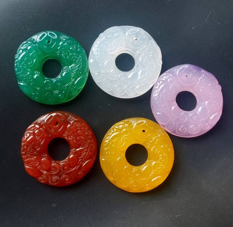 Geschnitzte Drachen Achat Donut Anhänger Charm Bead | 32 Mm von diygem