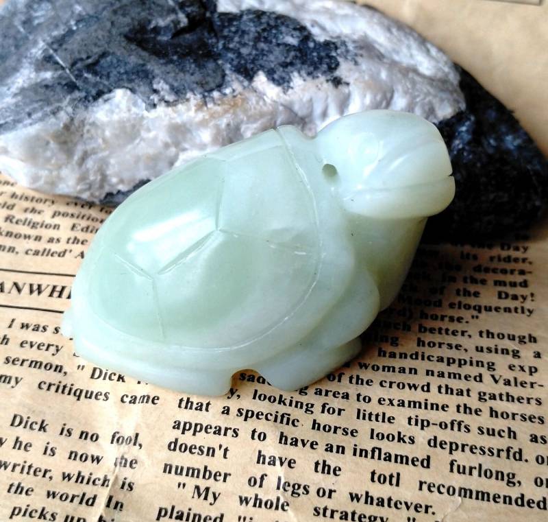 Geschnitzte Grüne Jade Schildkröte Anhänger Langlebigkeit Amulett von diygem