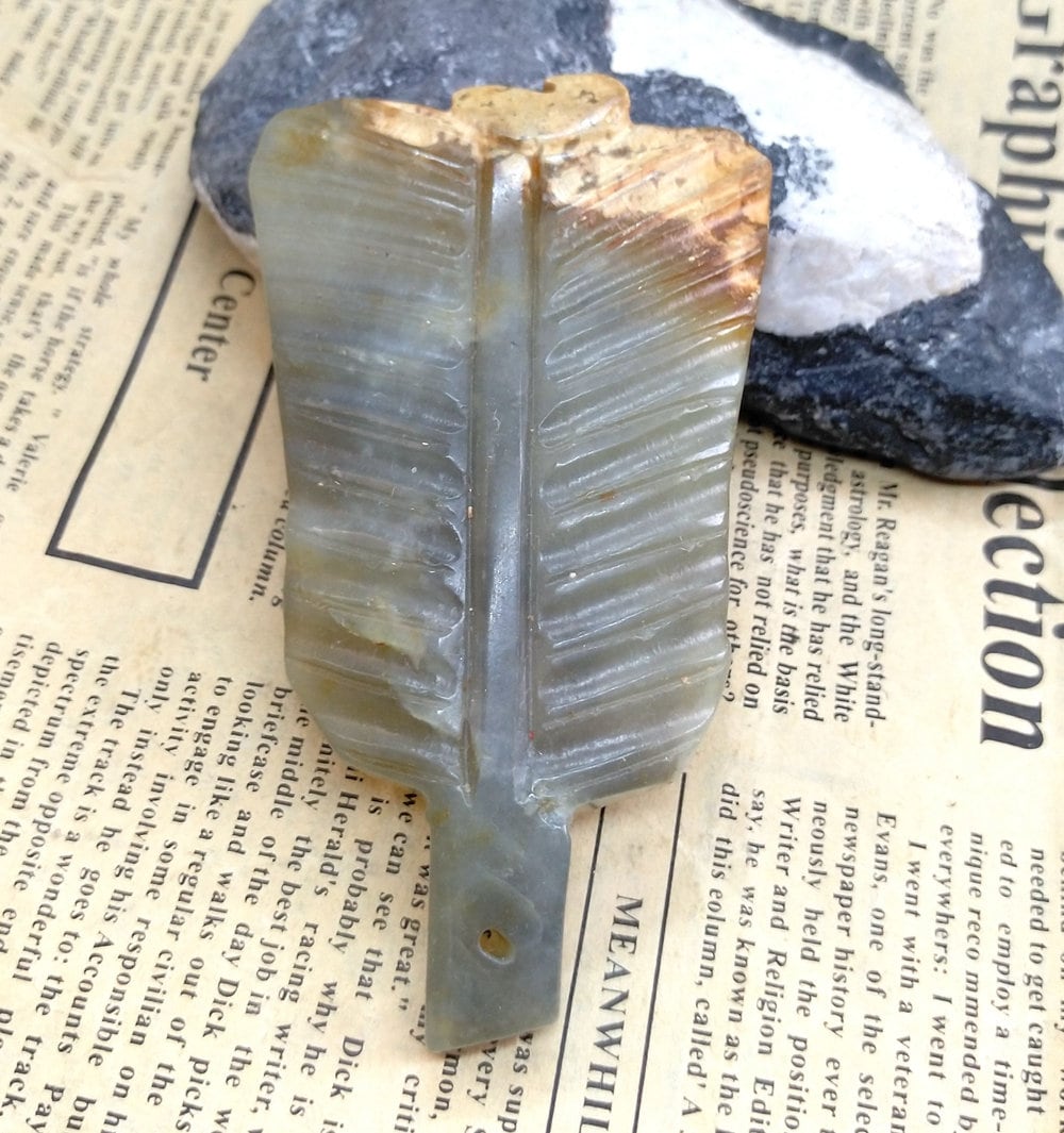 Geschnitzte Jade Palm Fan Anhänger Natürliche Grün Braun Stein Amulett von diygem