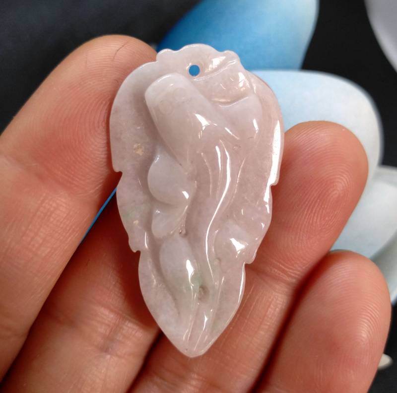 Geschnitzter Jadeit Anhänger Jade Amulett, Eidechse & Kürbis von diygem