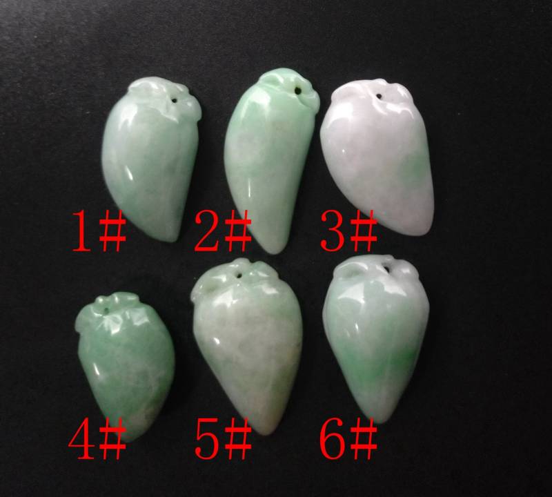 Geschnitzter Jadeit-Anhänger Natürliches Grünes Jade-Amulett von diygem