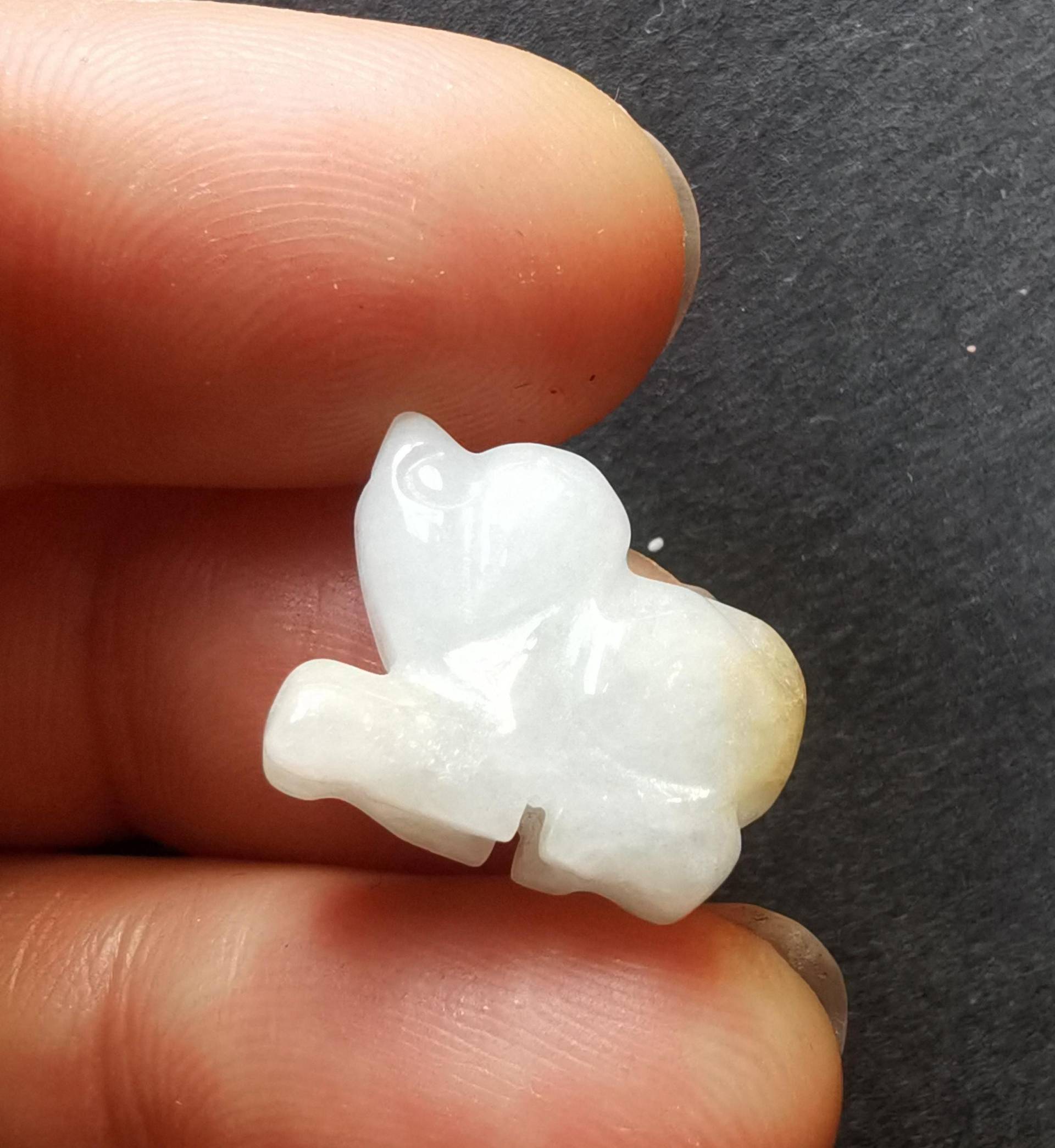 Kleine 3D Hund Carving Natürliche Jadeit Jade Stein Perlen, Klasse A, Mittelloch, Amulett Perle, Für Die Herstellung Von Handgemachten Schmuck von diygem