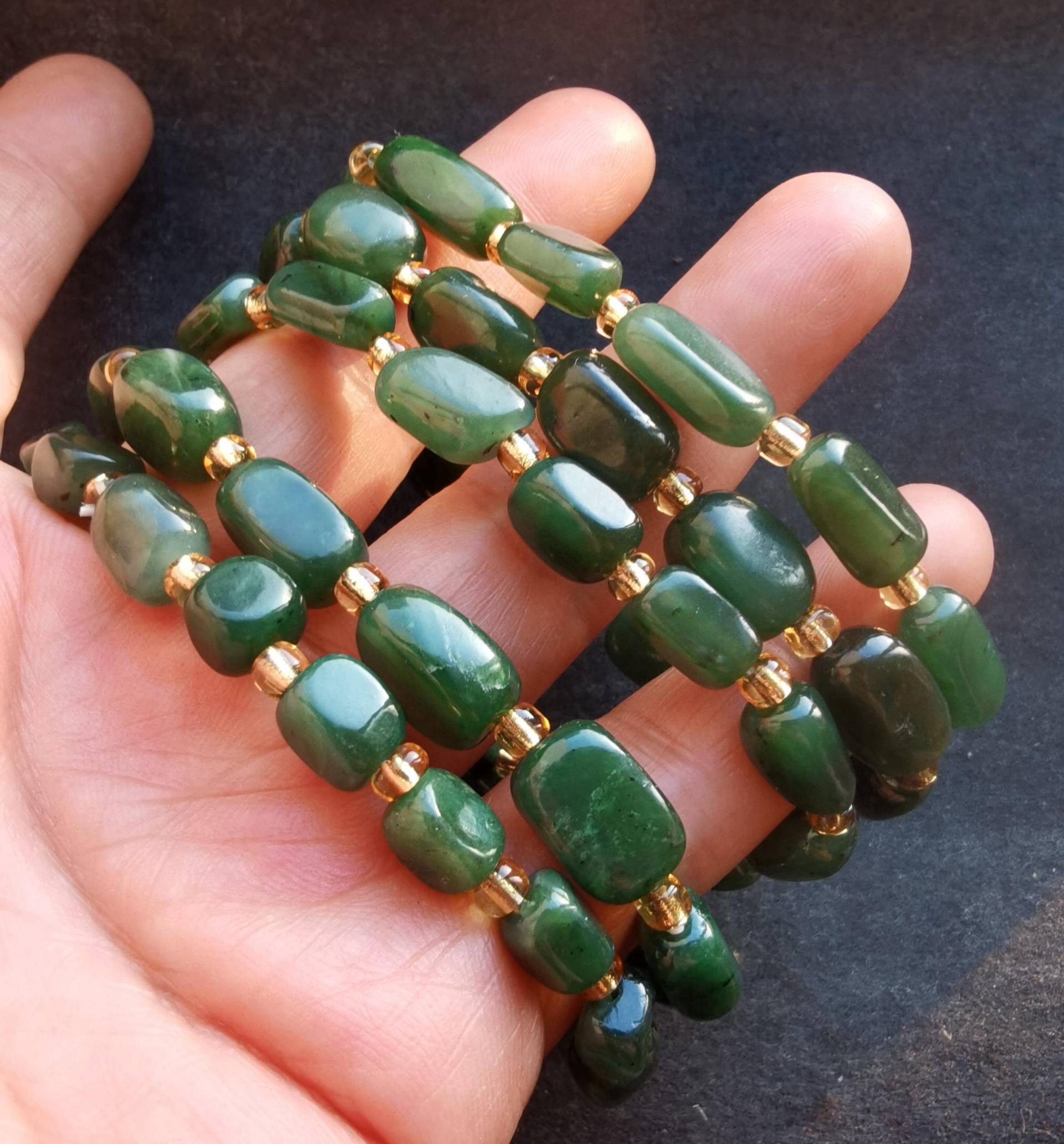 Nephrit Jade Perlen Armband Natürlicher Grüner Stein, Stretch Amulett von diygem