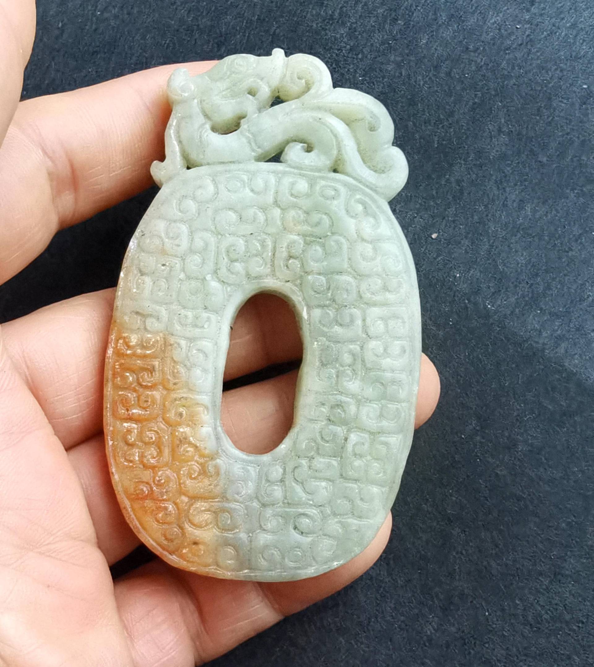 Oval Dragon Donut Schnitzen Natürliche Grüne Jade Jaspis Stein Anhänger, Edelstein Perle, Gute Glück Amulett Für Die Herstellung Von Oval Dragon Donut Schnitzen Natürliche Grüne Jade Jaspis Stein Anhänger, Edelstein Perle, Gute Glück Amulett Für Die Herstellung Von von diygem