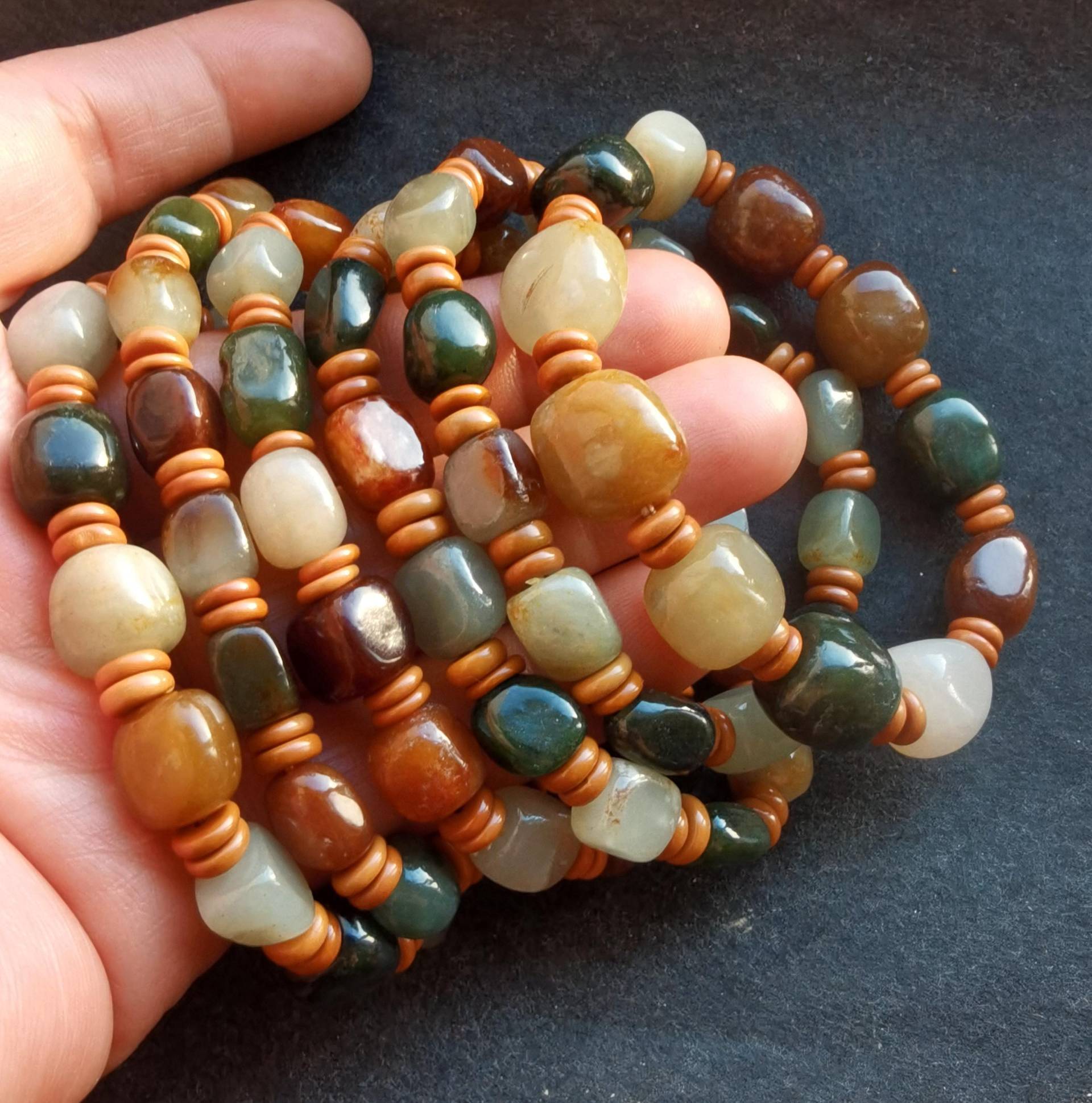 Raw Nugget Regenbogen Jade Perlen Armband Naturstein, Stretch Amulett von diygem