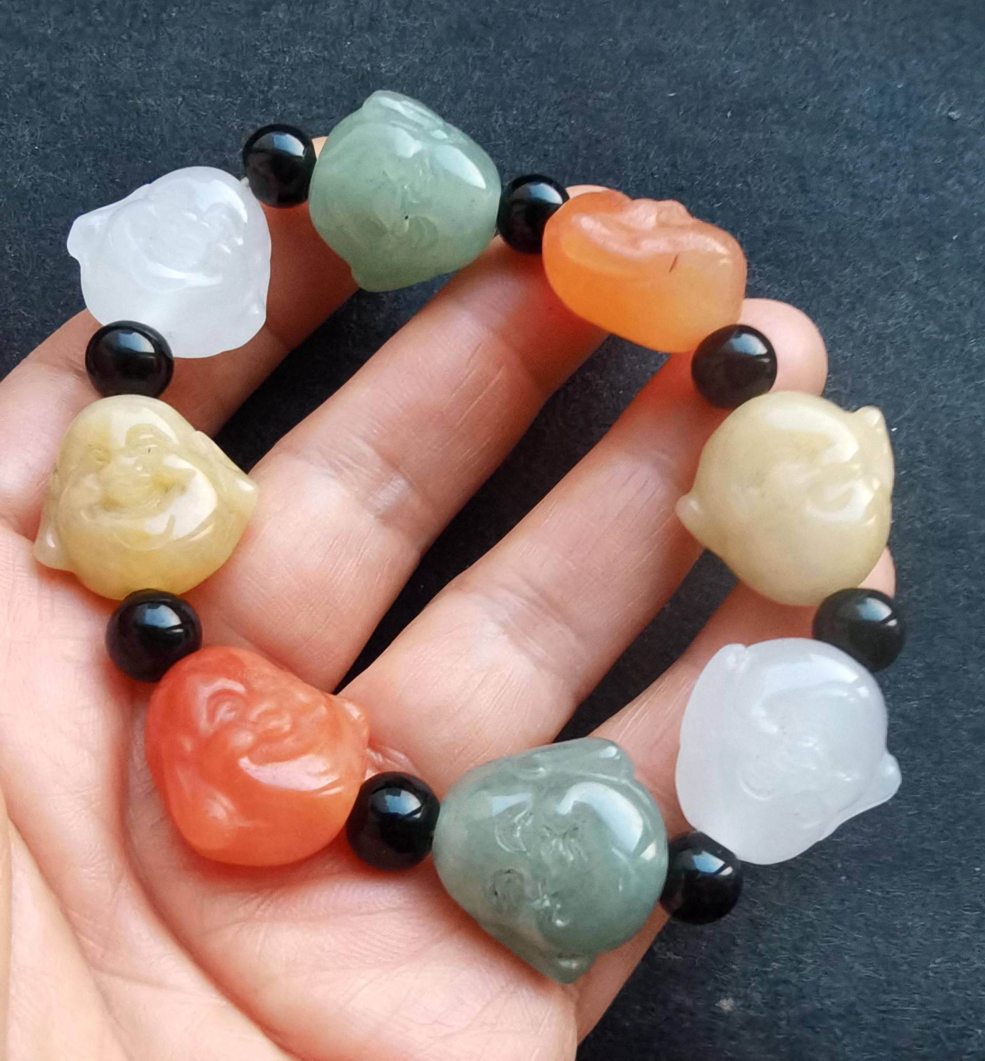 Regenbogen Buddha-Kopf Carving Natürliche Jade Stein Perlen Armband, Frau, Mann, Amulett Stretch Armband von diygem