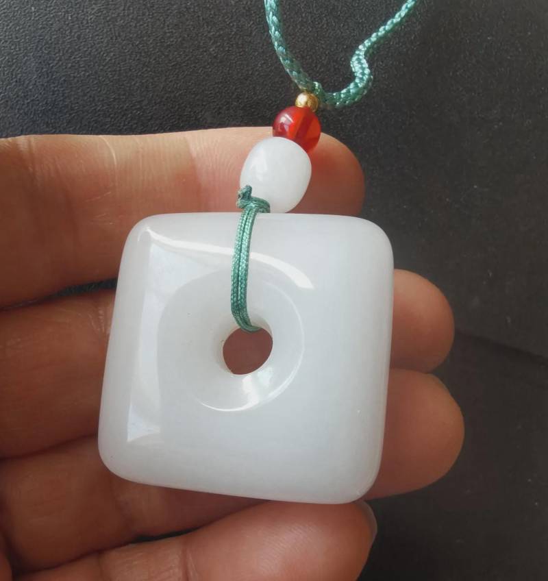 Weißer Donut Aus Der Jade Quadrat Amulett Talisman Halskette von diygem