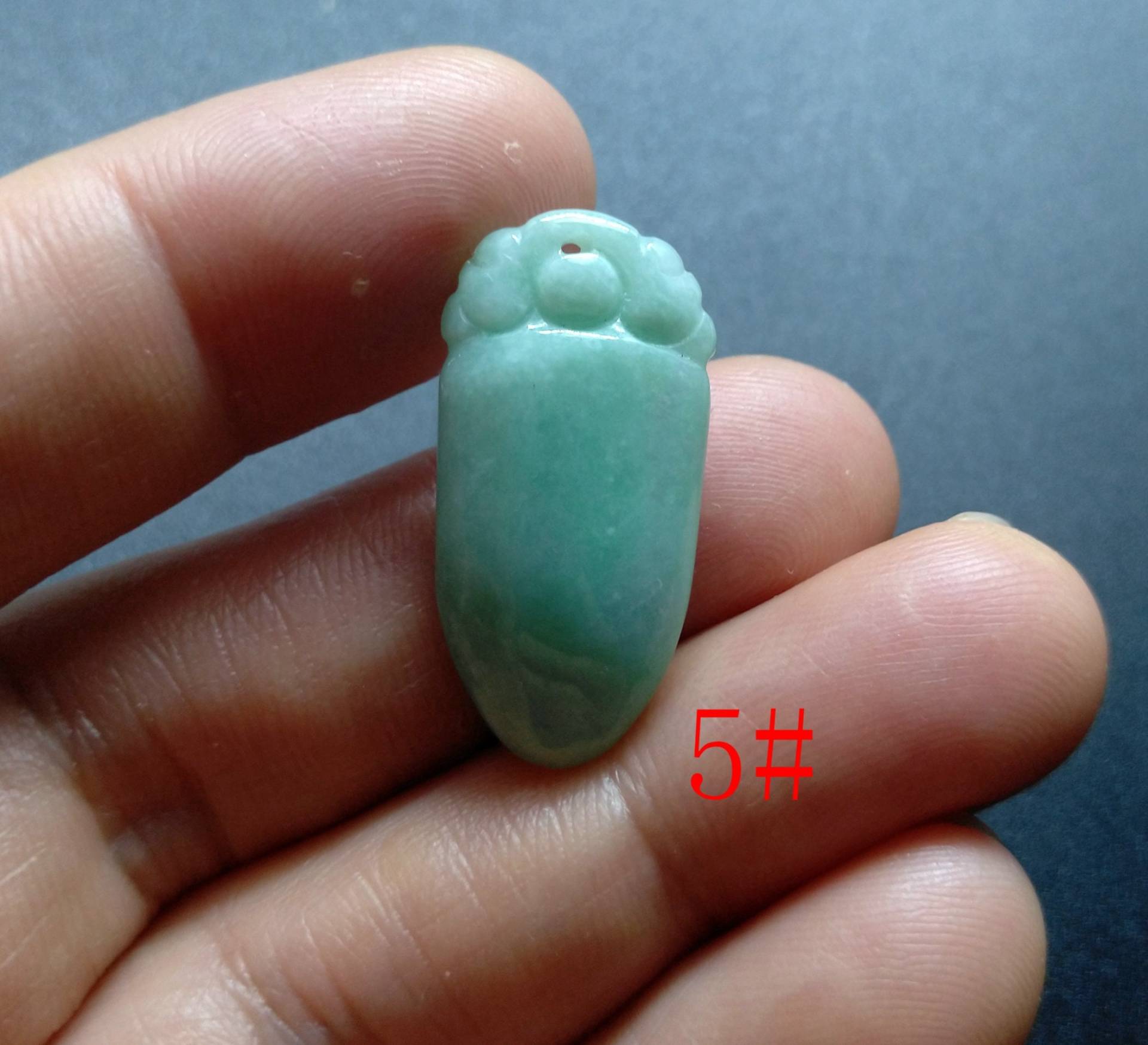 Teardrop Melon Jadeit Anhänger Geschnitztes Jade Amulett von diygem