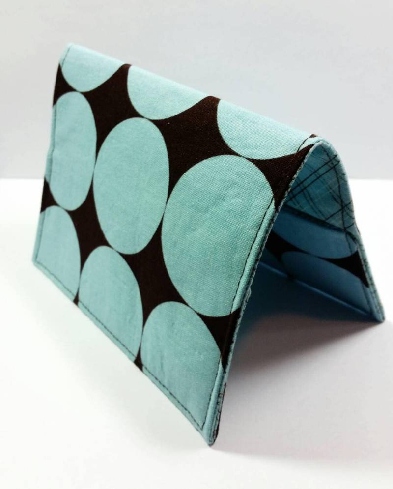 Passhülle/Reisepasshülle Reisepasshülle Riesige Punkte Auf Braun Passhülle/Reisepasshülle Reisepasshülle Riesige Punkte Auf Braun von dizzlePOP