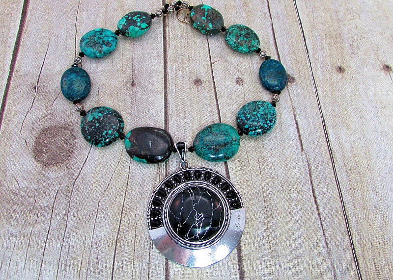 Türkiskette Mit Anhänger Und Passenden Ohrringen von dkelleysdesigns