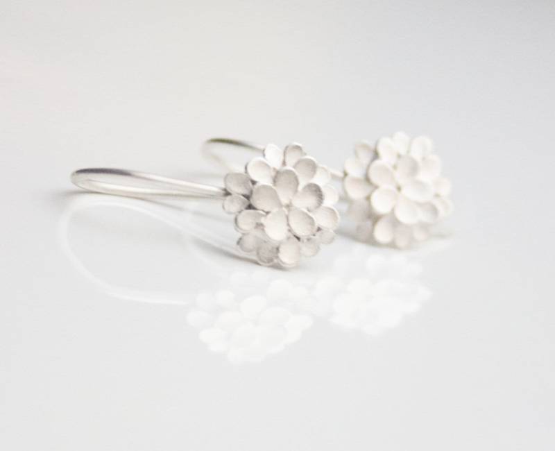 Dahlia Silberohrringe von dkjewellery