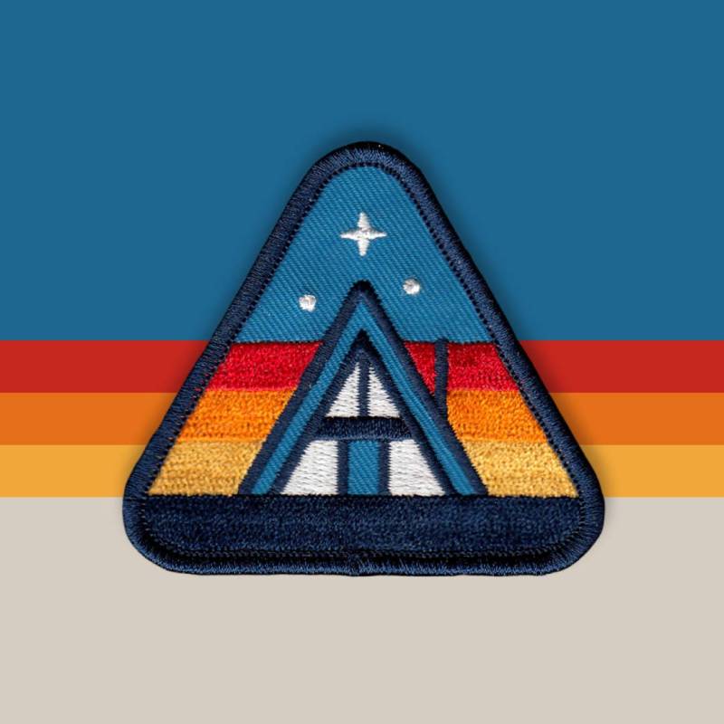 A-Frame Cabin Bestickter Aufnäher von dkngstudios