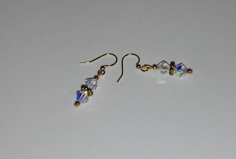 Swarovski Crystal Bicone Und Goldene Ohrringe von dlhogan