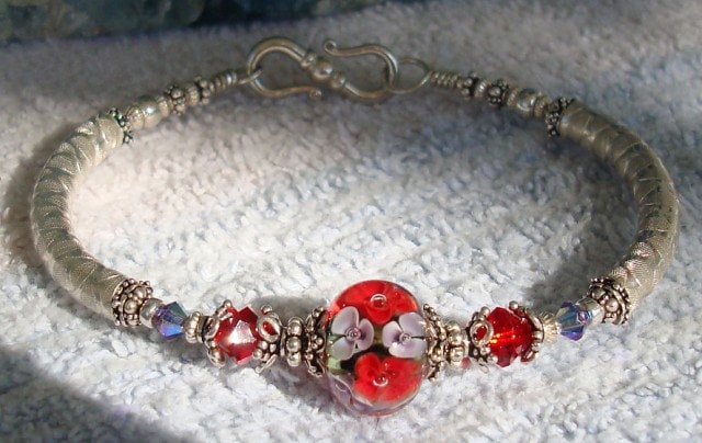 Rot Lila Blumen Lampwork Sterling Exquisite Kristall Armreif Dmfsparkles Rot Lila Blumen Lampwork Sterling Exquisite Kristall Armreif Dmfsparkles von dmfsparkles