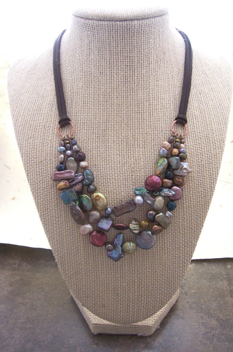 Multi Stranded Süßwasserperlen Halskette - Bunt Individuelle Längen von dnajewelrydesigns