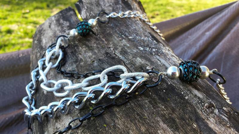 Halskette - Mehrreihige Ketten Mit Blauen Kettenperlen von dodeca12