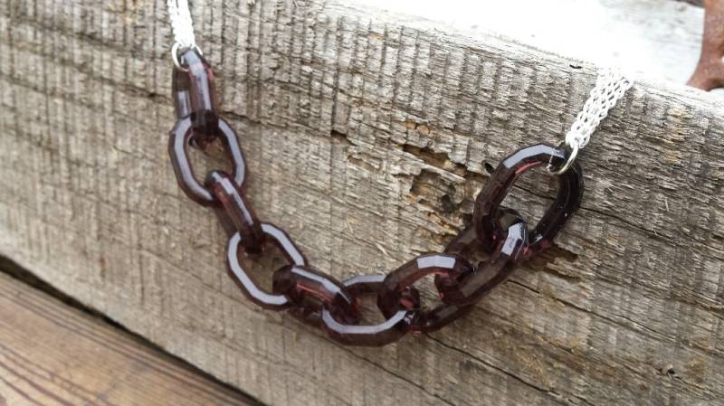 Lucite Link & Weiße Halskette von dodeca12