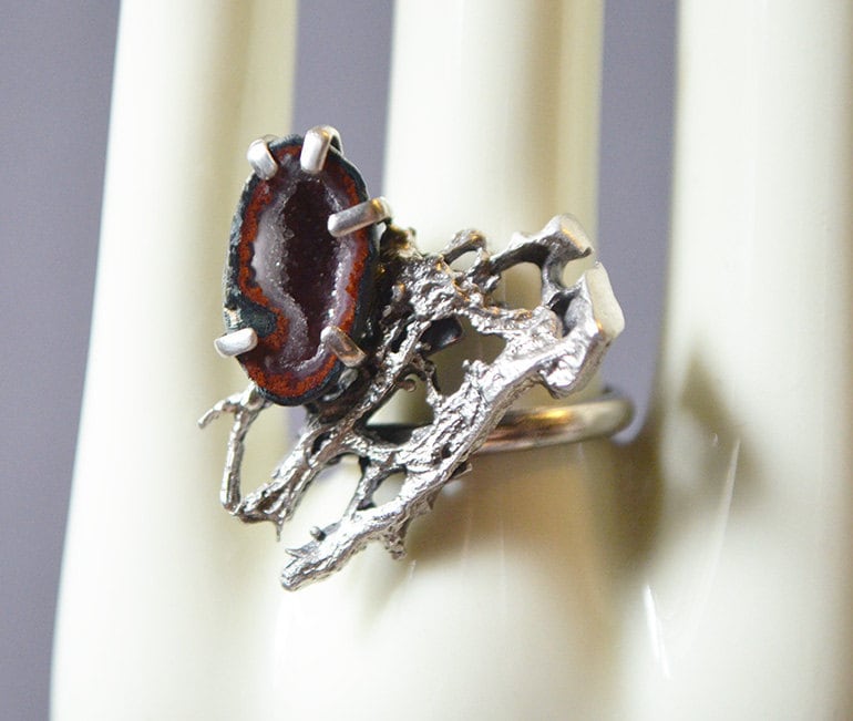 Erde Trifft Wüste Ring Mit Gegossenem Kaktuskern Und Geodestein von dolldisasterdesign