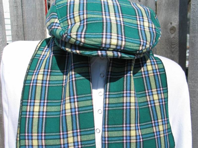 Alberta Tartan Schiebermütze Und Schal Set Ruhestand Geschenk von dolldressedup