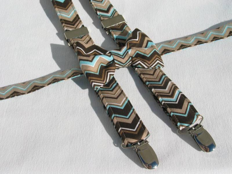 Braun Chevron Hosenträger Und Fliege Set von dolldressedup