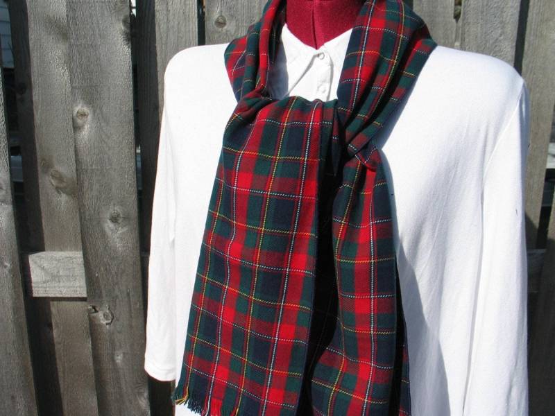 Chiffon Tartan Schal Made in Canada Für Männer Und Frauen, Winter Geburtstag Geschenk, Muttertag Geschenk von dolldressedup