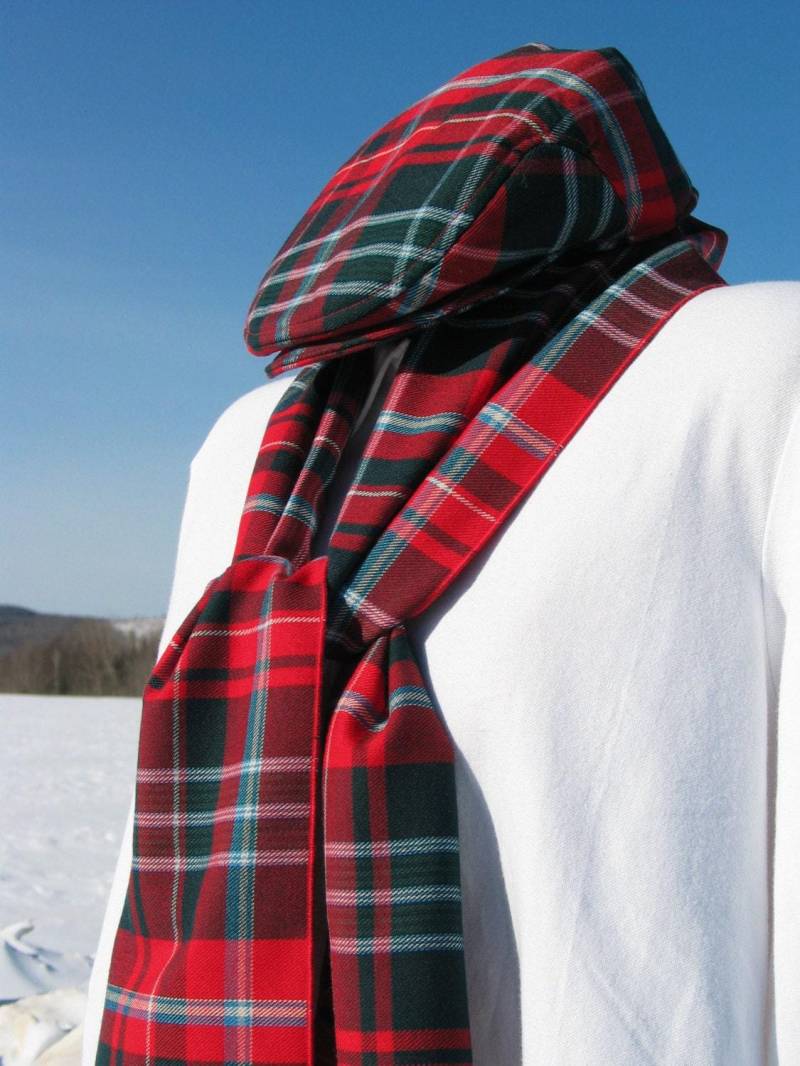 New Brunswick Tartan Schal Und Schiebermütze in Kombination Made Brunswick, Canada von dolldressedup