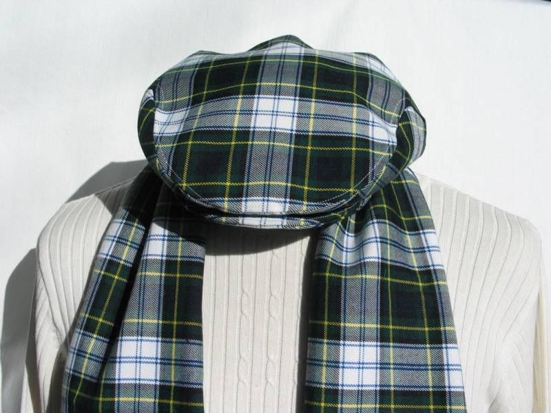 Schiebermütze, Golden Tartan Schiebermütze Und Schal Für Das Geburtstagsgeschenk Eines Mannes von dolldressedup