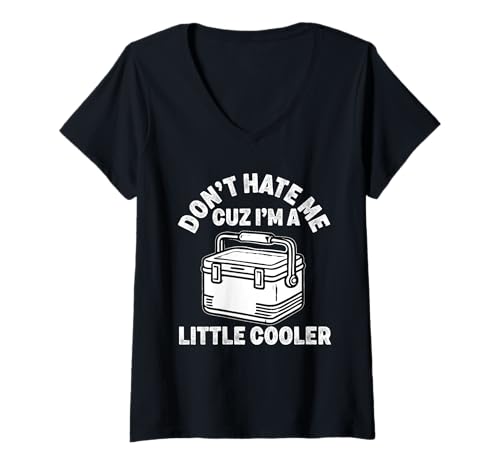 Damen hasse mich nicht, nur weil ich ein bisschen cooler bin. Dumme lustige Wortspiele T-Shirt mit V-Ausschnitt Damen hasse mich nicht, nur weil ich ein bisschen cooler bin. Dumme lustige Wortspiele T-Shirt mit V-Ausschnitt von don't hate me just cuz i'm a little cooler Silly