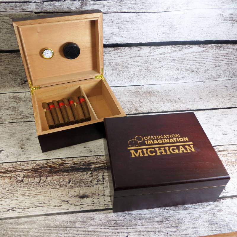 Benutzerdefiniertes Logo Personalisierter Zedern-Zigarren-Humidor, Erinnerungsbox, Firmengeschenk, Geschenke Für Männer, Trauzeugen, Ehemann von donebetter
