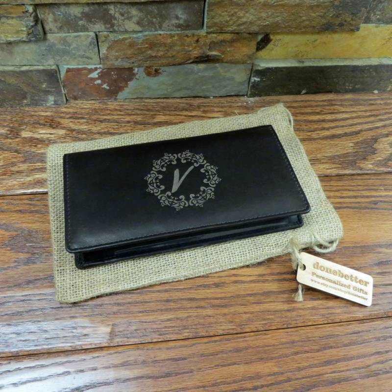 Leder Scheckheft Halter Brieftasche Personalisiert, Monogrammiert von donebetter