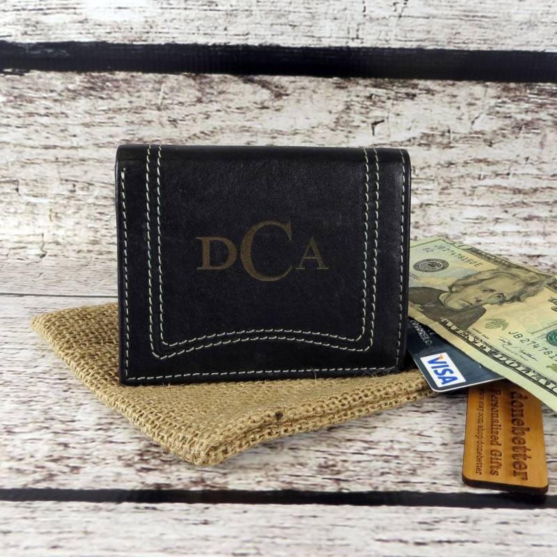 Tri-Fold Personalisierte Brieftasche - Monogrammiert Trauzeugen Geschenk Geschenke Für Männer Vatertag Ehemann Valentinstag Jahrestag | 777 von donebetter