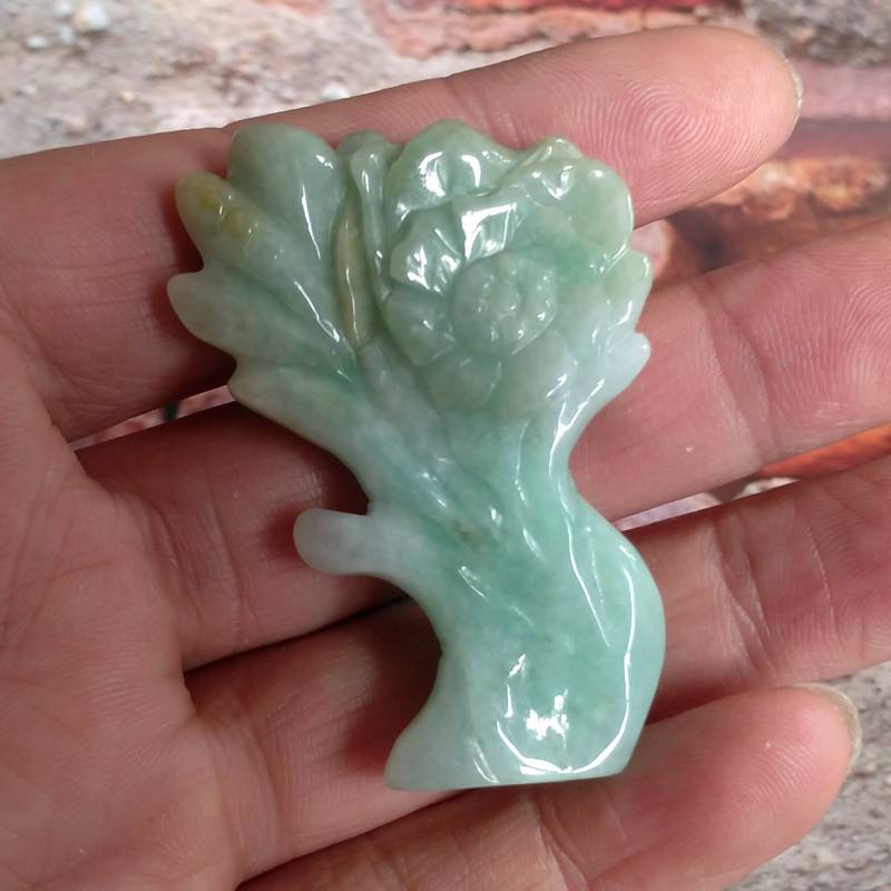 Zertifizierter Natürlicher Jadeit Anhänger, Unbehandelter Burma Jade Geschnitzte Blume von dongstones