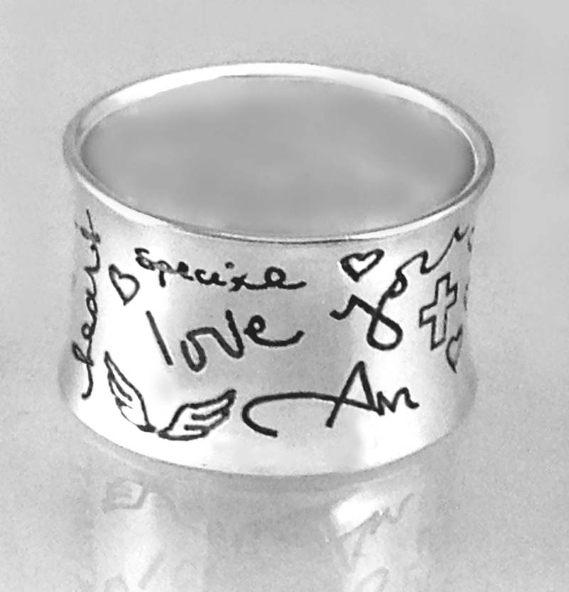 Ausverkauft. Benachrichtige Mich Per E-Mail, Wenn Der Artikel Wieder Verfügbar Ist. Aktuelle Handschrift Konkave Breite Band Von Donnaodesigns von donnaOdesigns