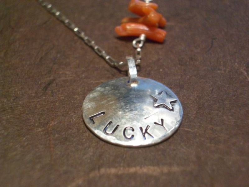 Ausverkauft. Benachrichtige Mich Per E-Mail, Wenn Der Artikel Wieder Verfügbar Ist. Lucky Star Halskette Von Donnaodesigns von donnaOdesigns