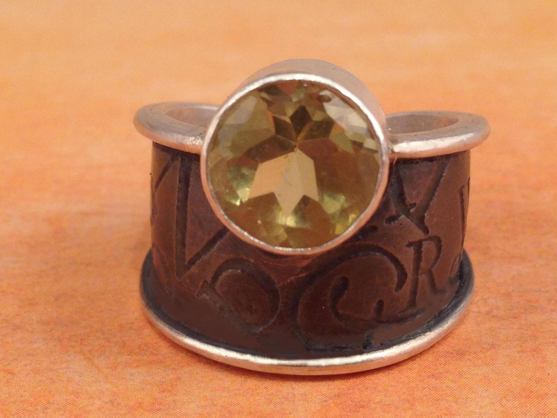 Ausverkauft. Benachrichtige Mich Per E-Mail, Wenn Der Artikel Wieder Verfügbar Ist. Verstellbar Wort Liebhaber Geschenk/Citrin Statement Ring Von von donnaOdesigns