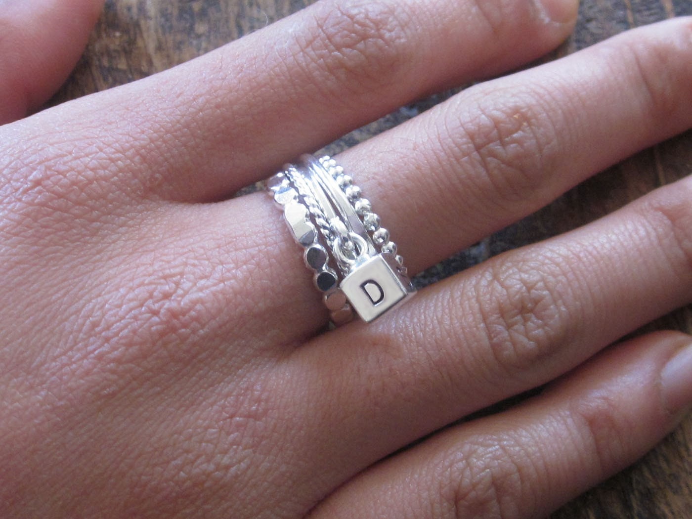 Ausverkauft. Erhalten Sie Eine E-Mail-Benachrichtigung, Wenn Es Wieder Verfügbar Ist. Alphabet-Block-stapelring-Set Von Donnaodesigns von donnaOdesigns