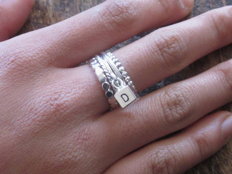 Ausverkauft. Erhalten Sie Eine E-Mail-Benachrichtigung, Wenn Es Wieder Verfügbar Ist. Alphabet-Block-stapelring-Set Von Donnaodesigns von donnaOdesigns