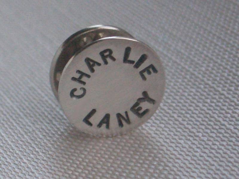 Ausverkauft. Erhalten Sie Eine E-Mail-Benachrichtigung, Wenn Es Wieder Verfügbar Ist. Personalisierter Krawattennadel Aus Sterlingsilber Von von donnaOdesigns