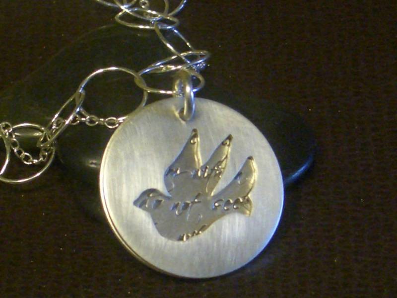 Friedens Taube Layered Anhänger Von Donnaodesigns von donnaOdesigns