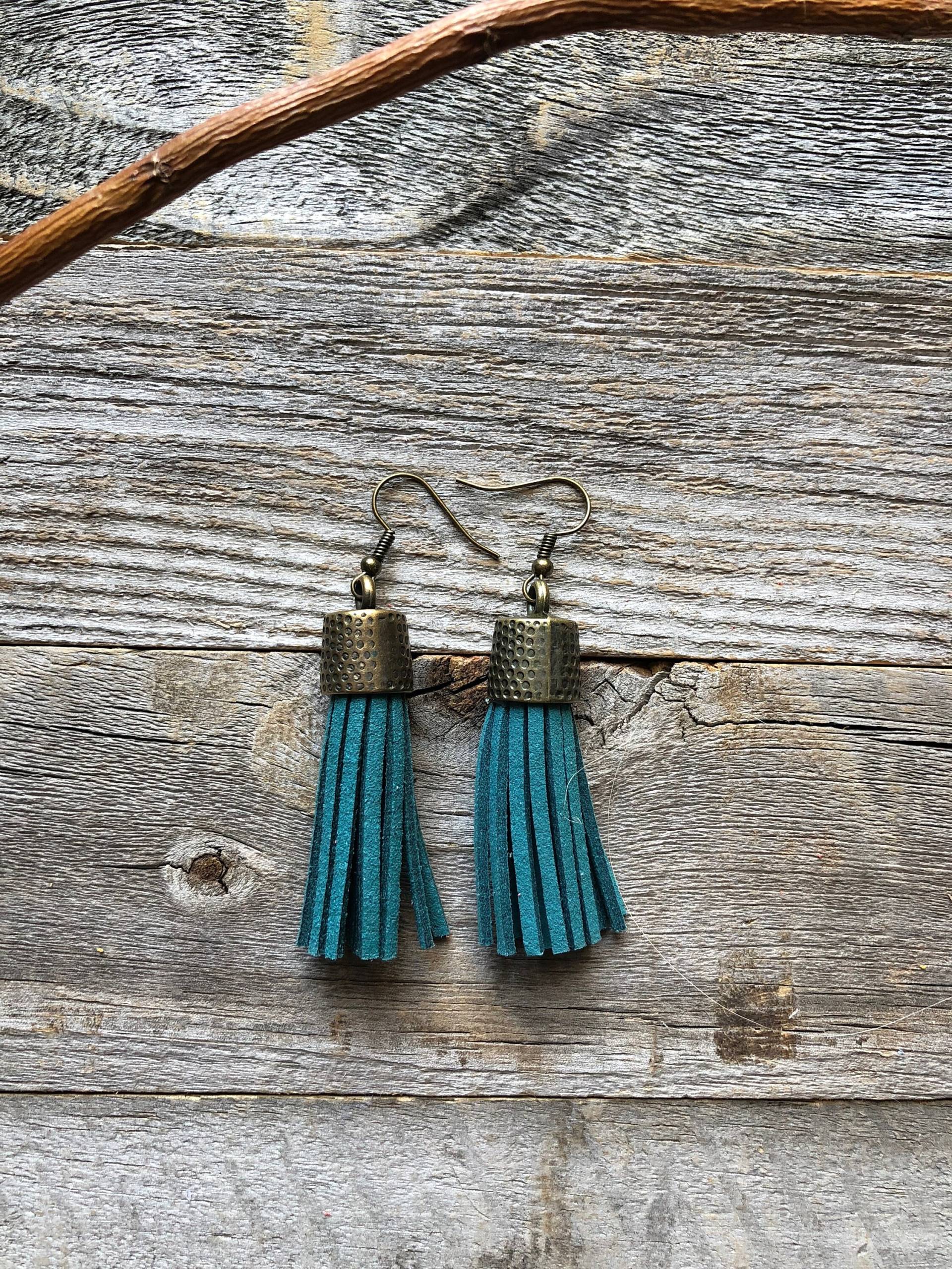 Bronzefarbene Quasten Ohrringe von doodleandluludesigns