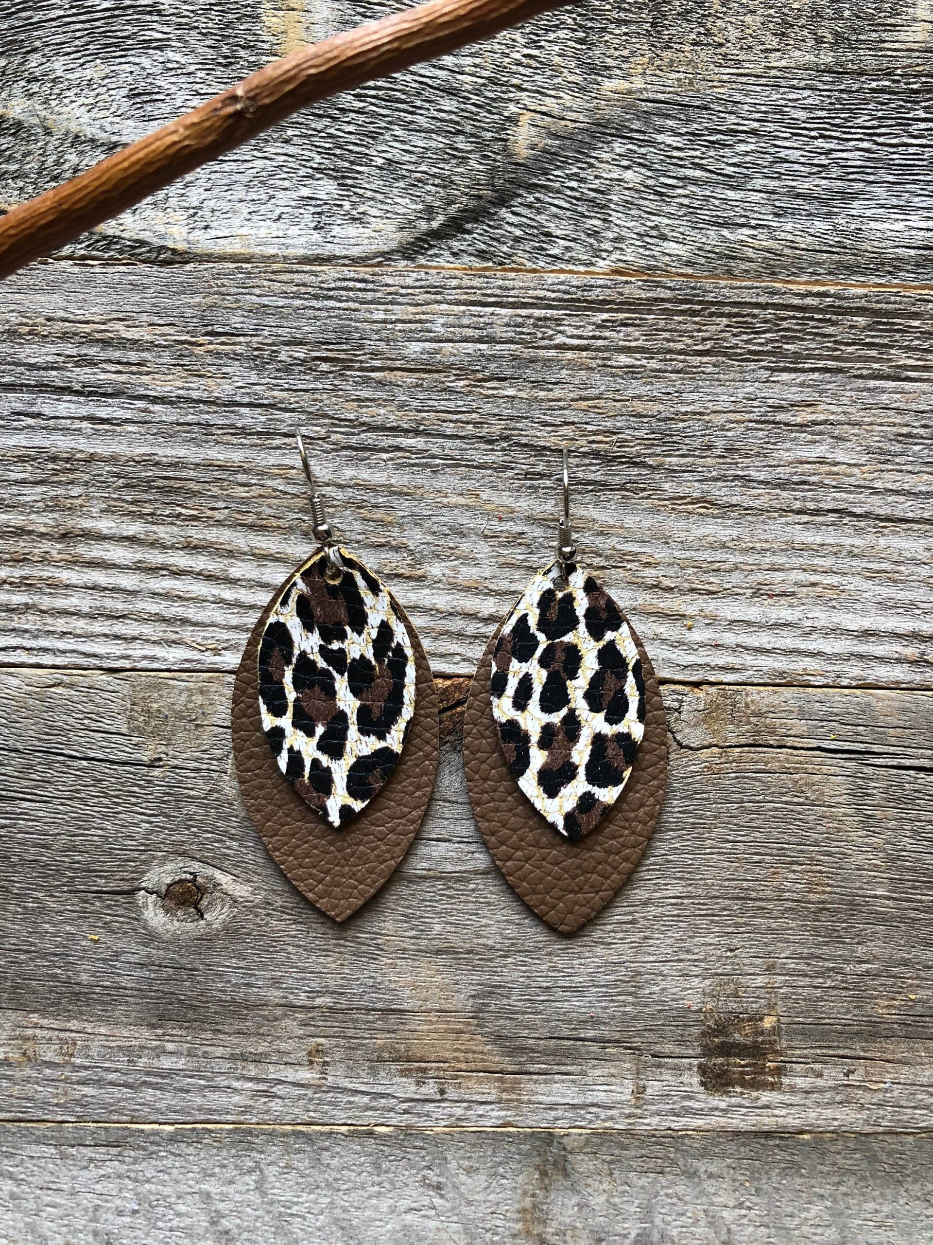 Leopard Und Braun Lagenleder Ohrringe von doodleandluludesigns