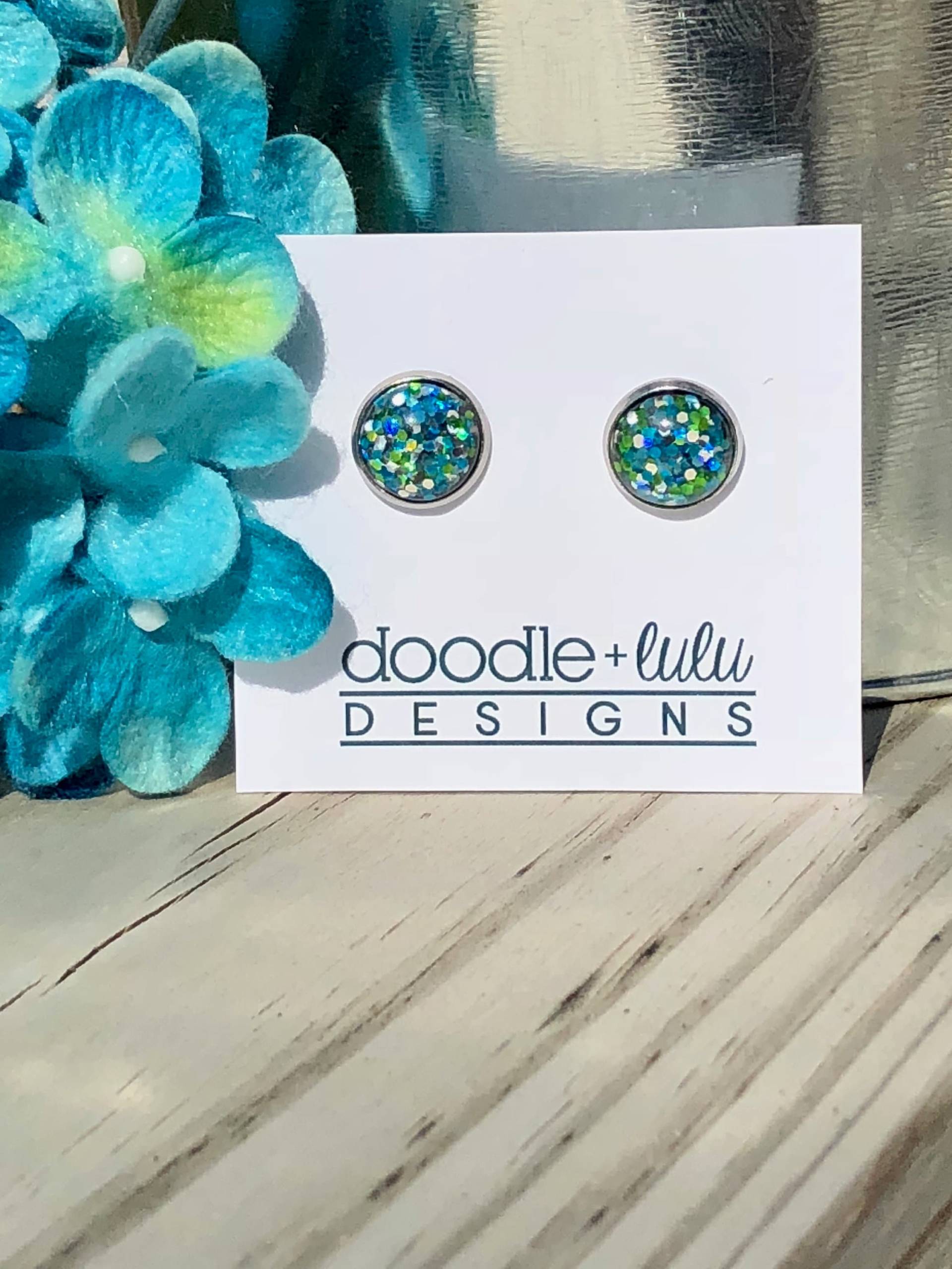 Mermaid Tail Sparkle Ohrstecker von doodleandluludesigns