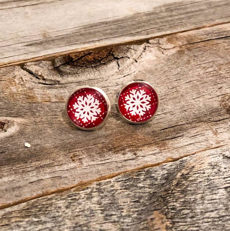 Rot Karierte Schneeflocken Ohrringe von doodleandluludesigns