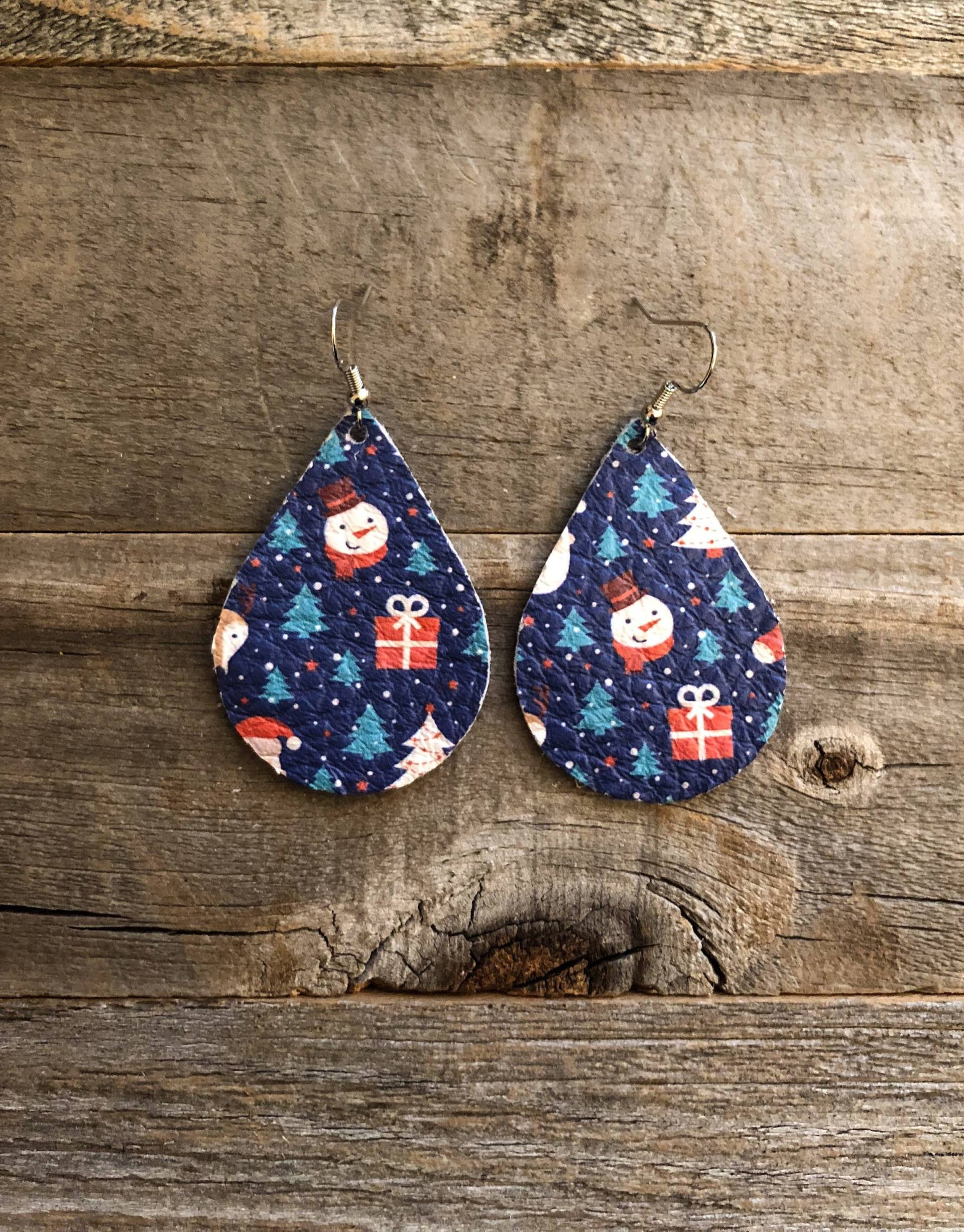 Weihnachtsabend Leder Ohrringe von doodleandluludesigns