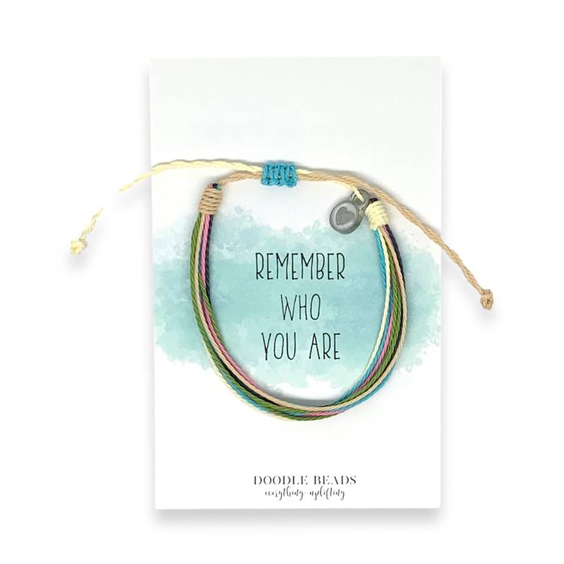 Remember Who You Are Freundschaftsarmband, Fadenarmband Mit Herz Anhänger, Surfer Armband, Teen Mädchen Geschenk, Verstellbares Boho Armband von doodlebead