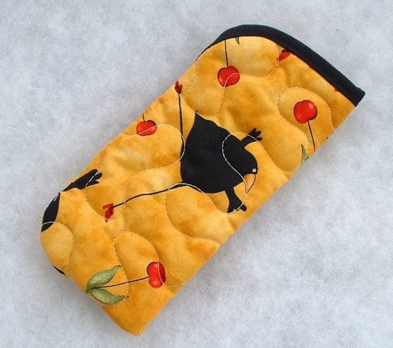 Gestepptes Brillenetui - Tanzende Krähen von doodlebugdogs