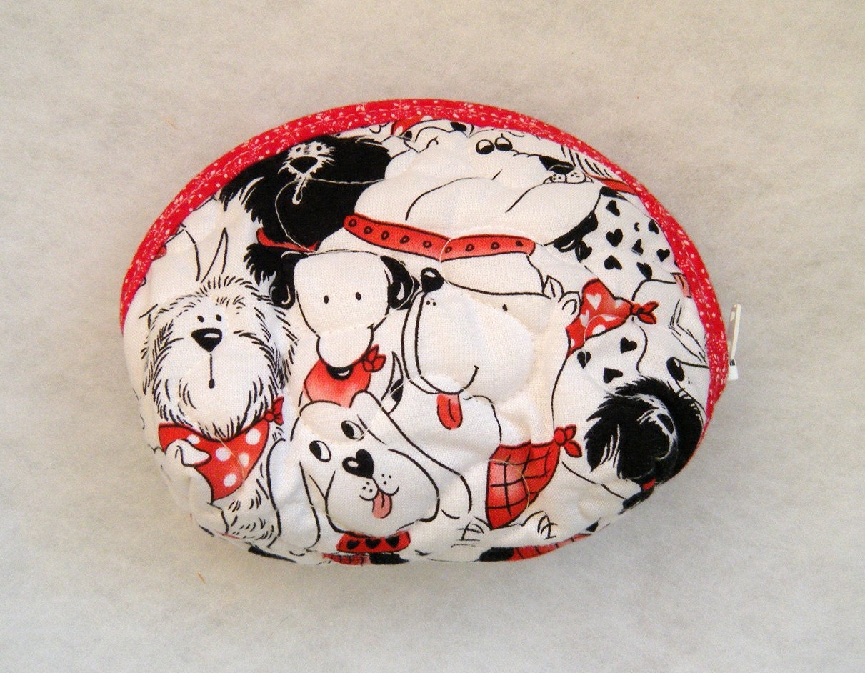 Kleine Gesteppte Geldbörse - Hunde in Schwarz Und Weiß Mit Etwas Rot von doodlebugdogs