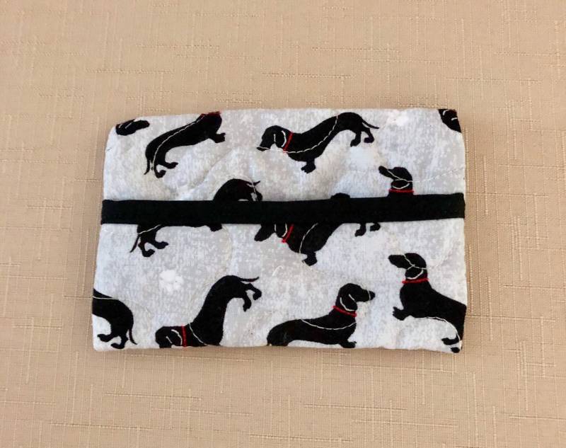 Taschentuchhalter Gequiltet - Dackel Auf Grau von doodlebugdogs