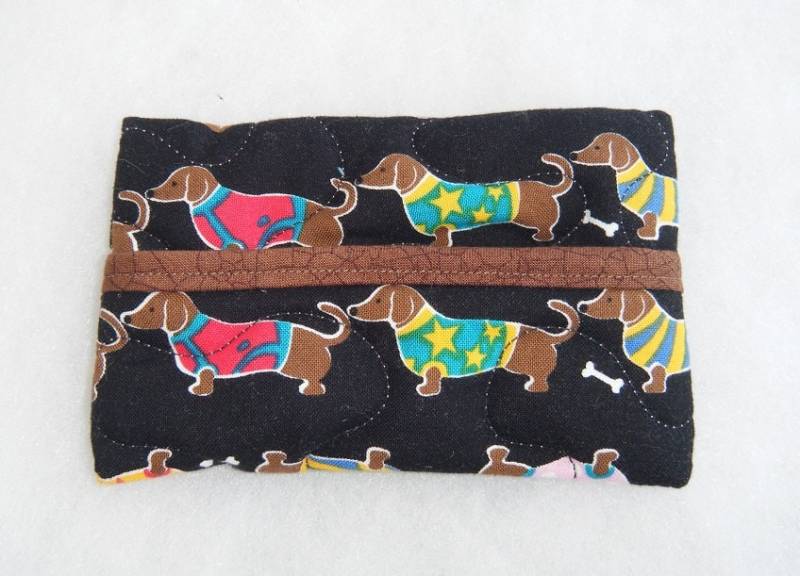 Taschentuchhalter - Gequiltet Dackel Mit Pullover Taschentuchhalter - Gequiltet Dackel Mit Pullover von doodlebugdogs